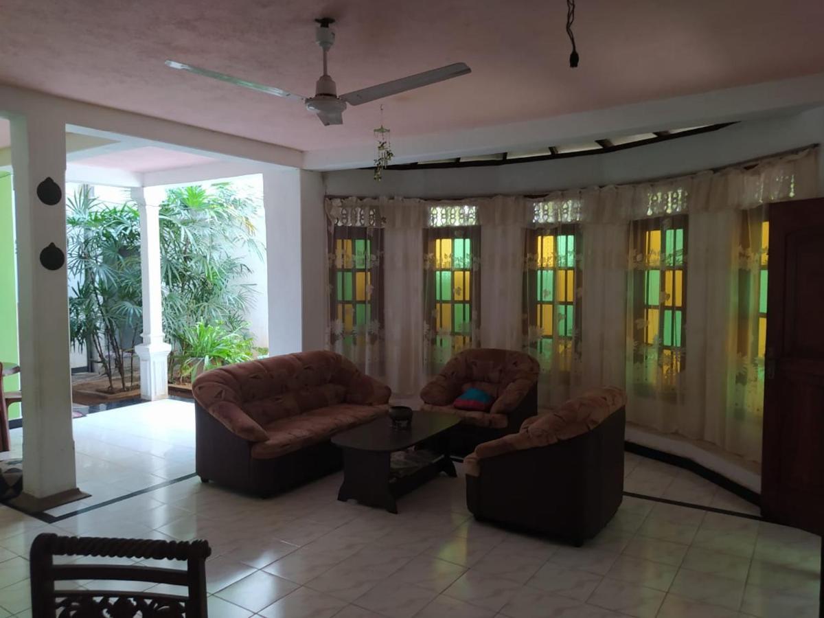 Kingdom Palace Hotel Anuradhapura Exterior foto